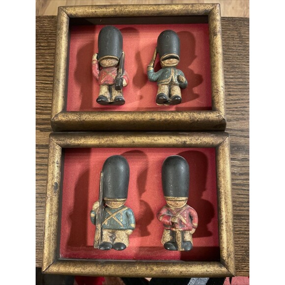 Set Of 2 Vintage Gempo Grenadier Guard 3D Figurine Shadow Boxes Art Framed MCM - Picture 1 of 7